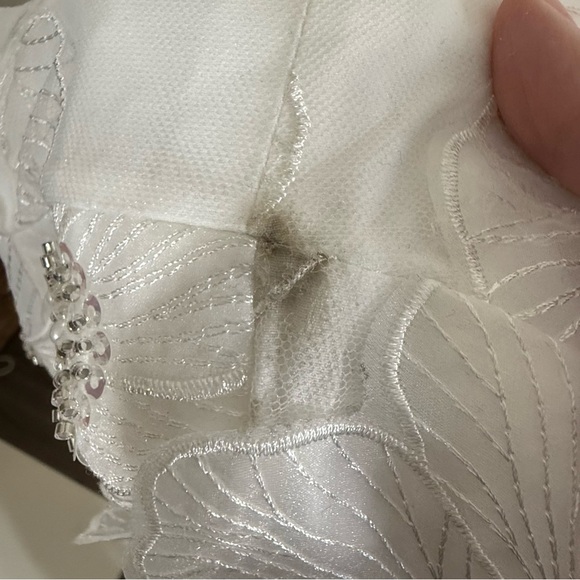 NWT Elliatt Dahlia Midi Dress White 3D Floral XS - Picture 10 of 10